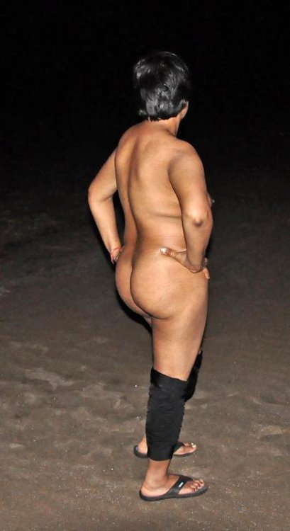 Desi Bhabhi Fucked by Driver & Roaming Nude in Village At Mid Night (33).jpg