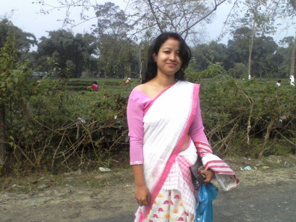 Busty & Cuevy Assam Bhabhi Patmaja Gogoi (71).jpg