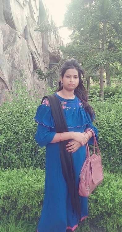 Desi Village Girl Bathing Nude Pics (1).jpg