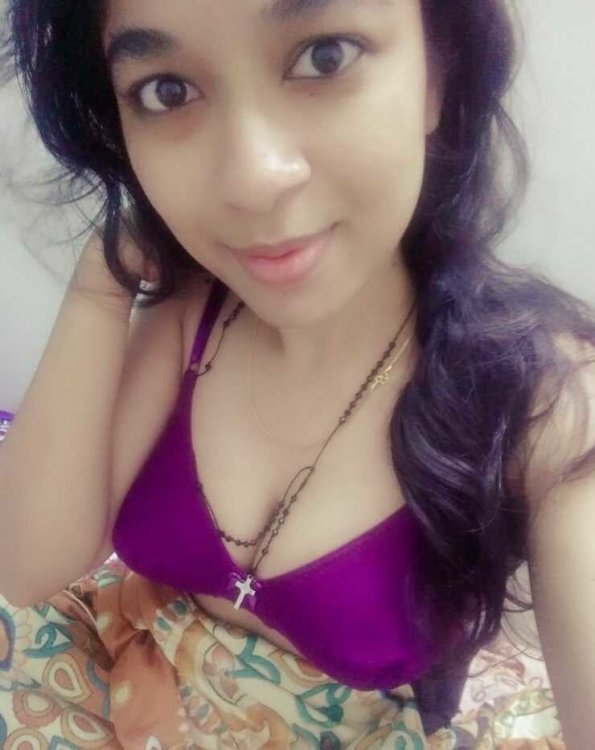 Hot & Innocent Young Kerala School Girl (1).jpg
