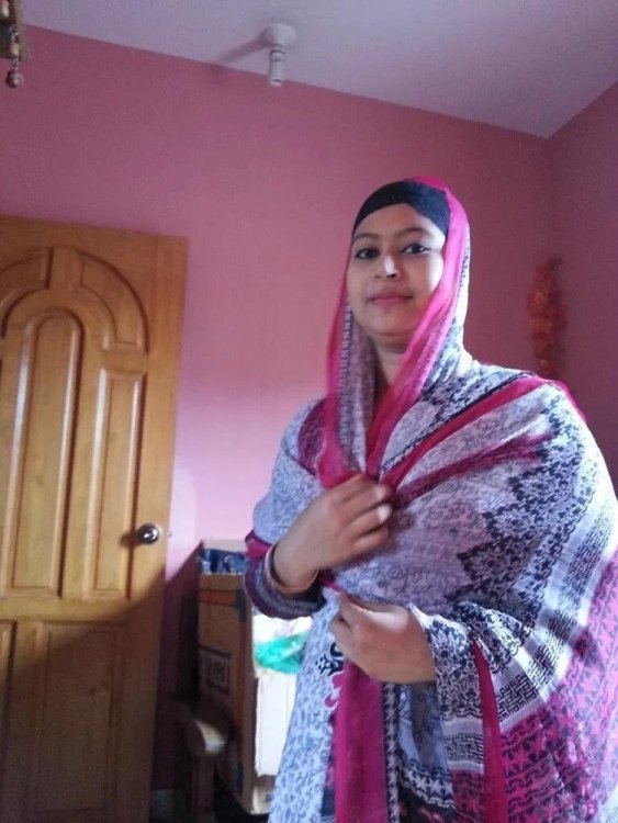 Amature Desi Muslim Girl  (3).jpg