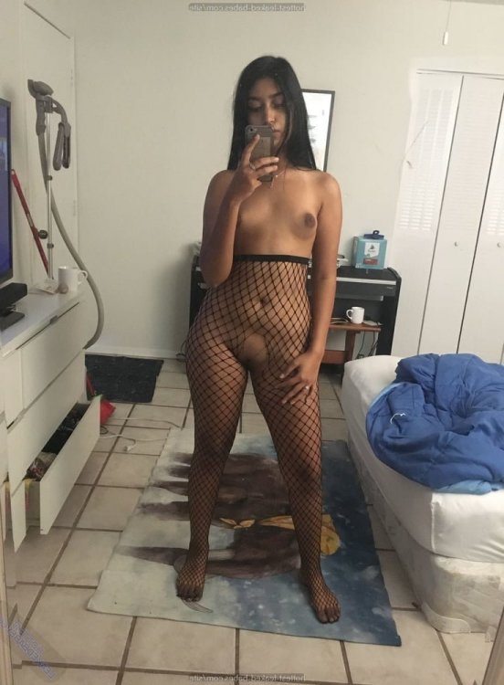 emo-babe-hot-indian.jpg