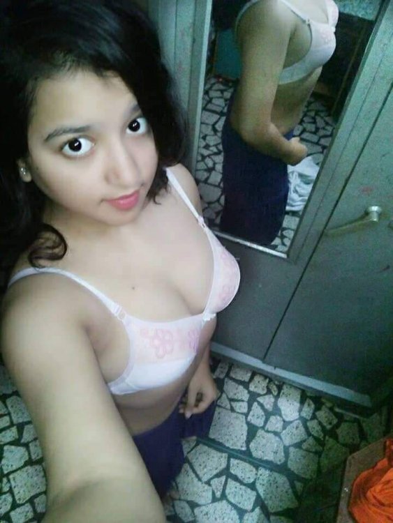 Afsana Leaked Pic 02.jpg