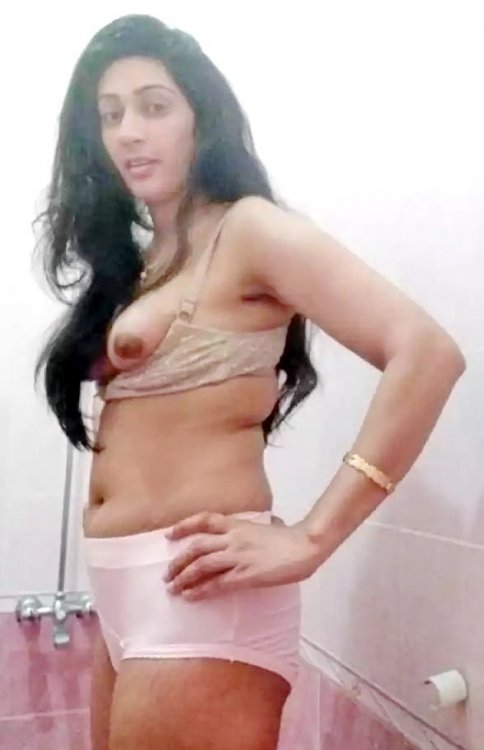 FF_DesiAnjumanBhabhi (5).jpg