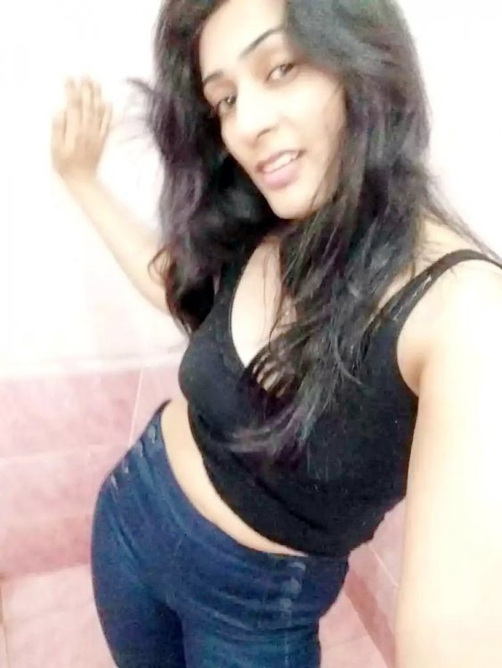 FF_DesiAnjumanBhabhi (10).jpg