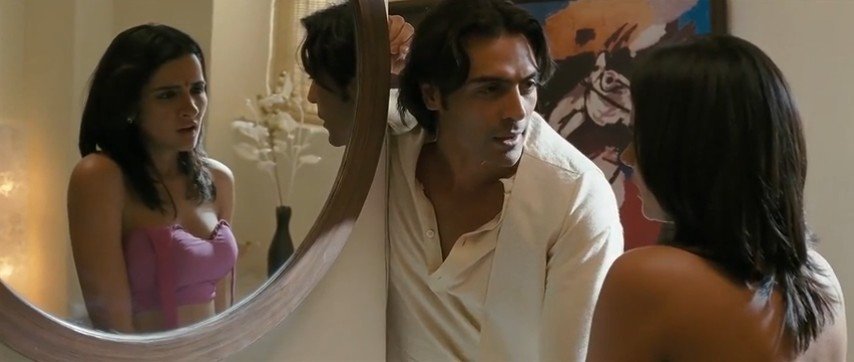 redditsave.com_shruti_seth_hot_scene_in_raajneeti_2010-2p3a3rwqxb691_exported_115000.jpg