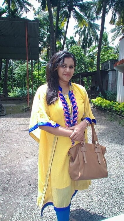 Dirty Pooja Aunty Asshole & Bikini Show 160 pics (25).jpg