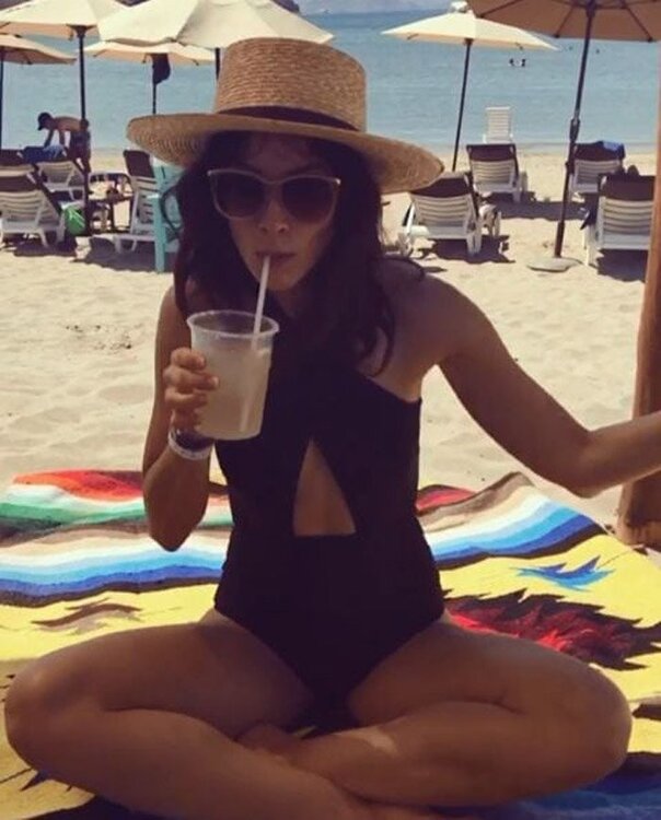 1158647450_AbigailSpencer40.thumb.jpg.d4954bf950a40d892b74b57539546b50.jpg